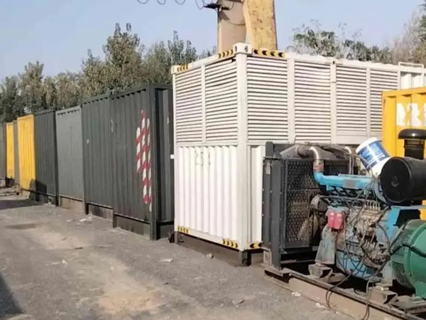 豆河镇200KW柴油发电机机组每小时油耗是多少？