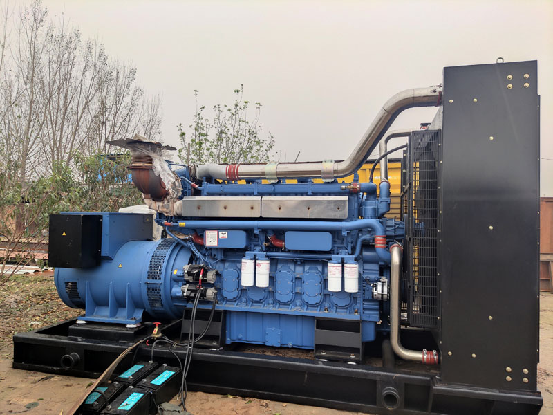 豆河镇柴油发电机组更换机油时，应遵循哪些步骤？